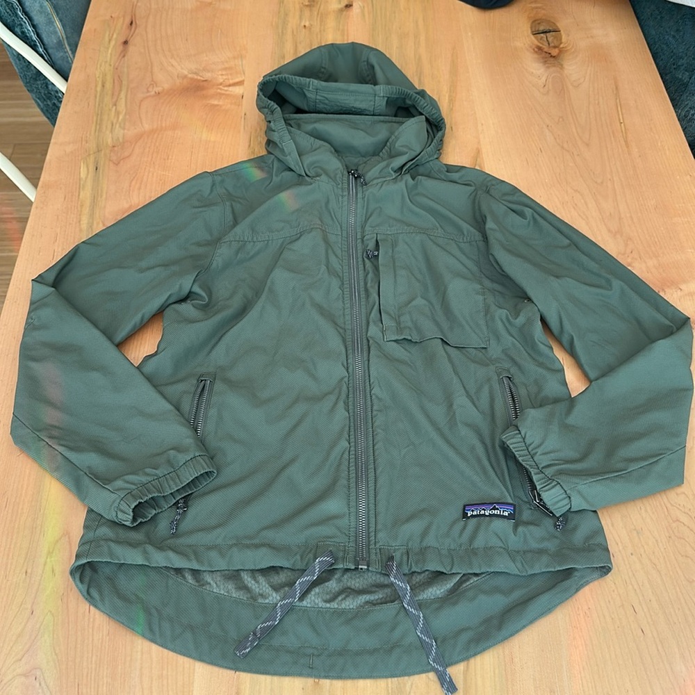 Patagonia women’s Mountain View jacket in kale green size XS